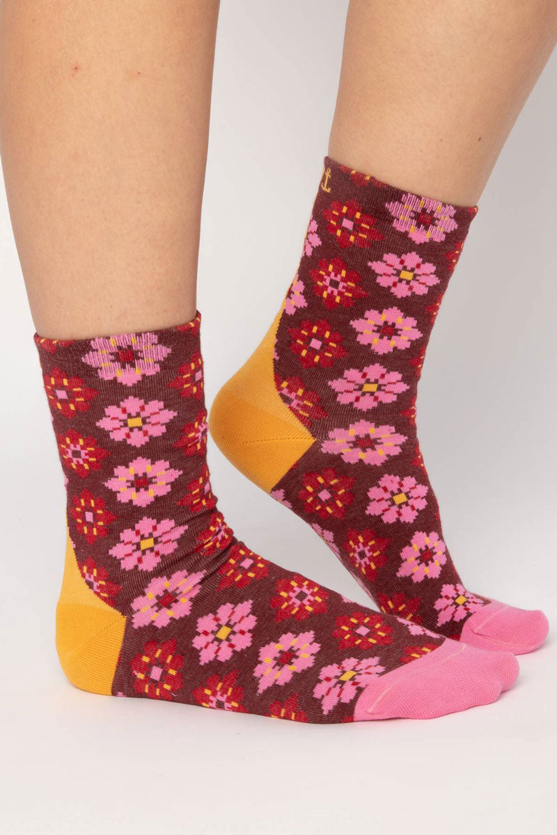 Socken Sensational Steps Walking On Flowers